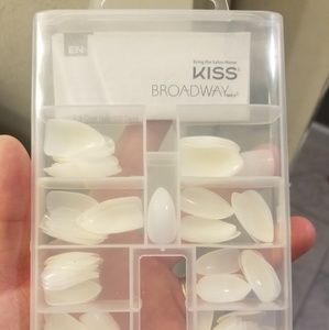 Never used kiss nails